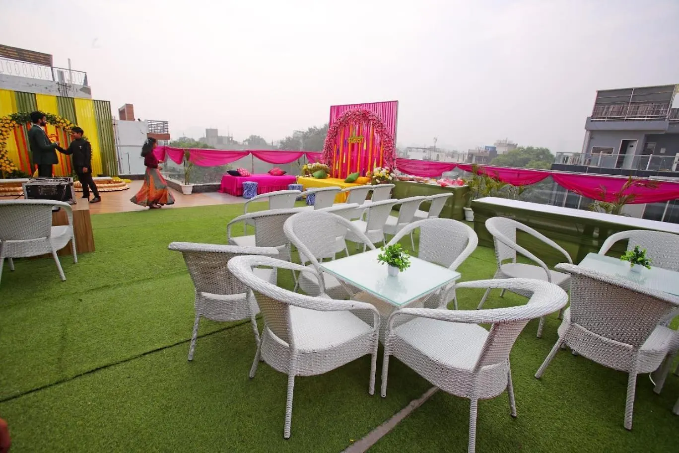Infinity Stays Hotel Near Medanta Hospital Gurgaon