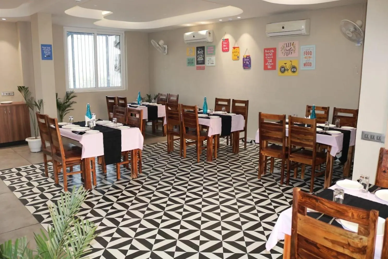 Infinity Stays Hotel Near Medanta Hospital Gurgaon